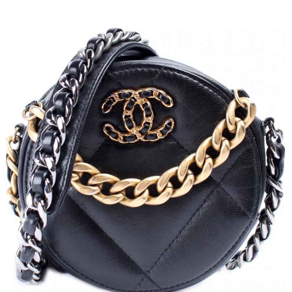 *SOLD ON ANOTHER PLATFORM*🛎 CHANEL ROUND CHAIN BAG!🖤🥂